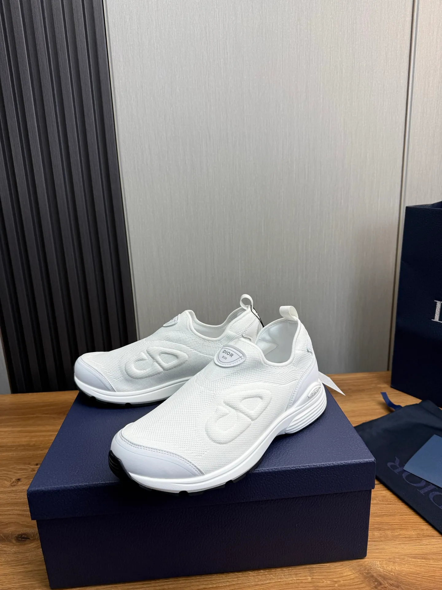 Men's shoes 💰580💰 Dior Dior B30 latest hot model shipped, original 1:1 manufacturing ▪️ Fabric: Original custom fly woven ▪️ Lining: Imported breathable mesh ▪️ Sole: Original molded non-slip outsole ▪️ Size: 38-45 (custom-made 45 non-returnable)